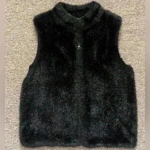 Designer Originals Women’s Black Faux Fur Vest  Knit Back Size Petite Medium PM